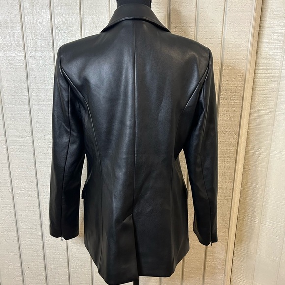 Good American Better Than Leather Sculpted Blazer, size 3 (large). - Picture 7 of 11